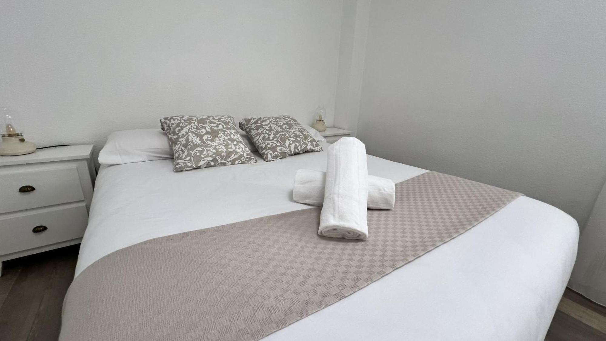 Apartamenticos Plaza Del Pilar III Zaragoza Ngoại thất bức ảnh